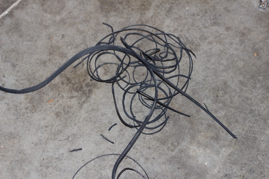 Shredded serpentine belt