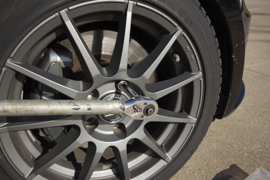 Loosening lug bolts