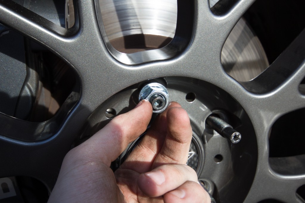 Screw on lug bolts